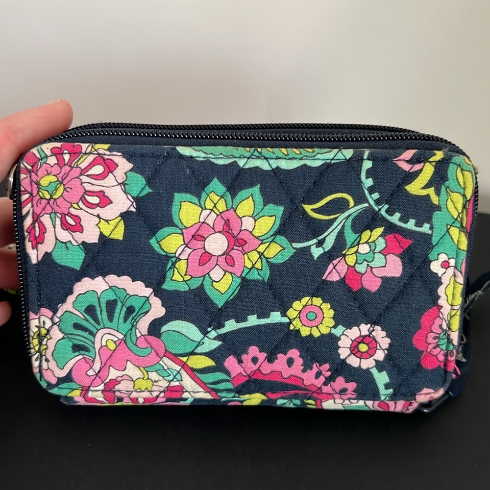 Vera Bradley Small Crossbody NWOT - Picture 3 of 6